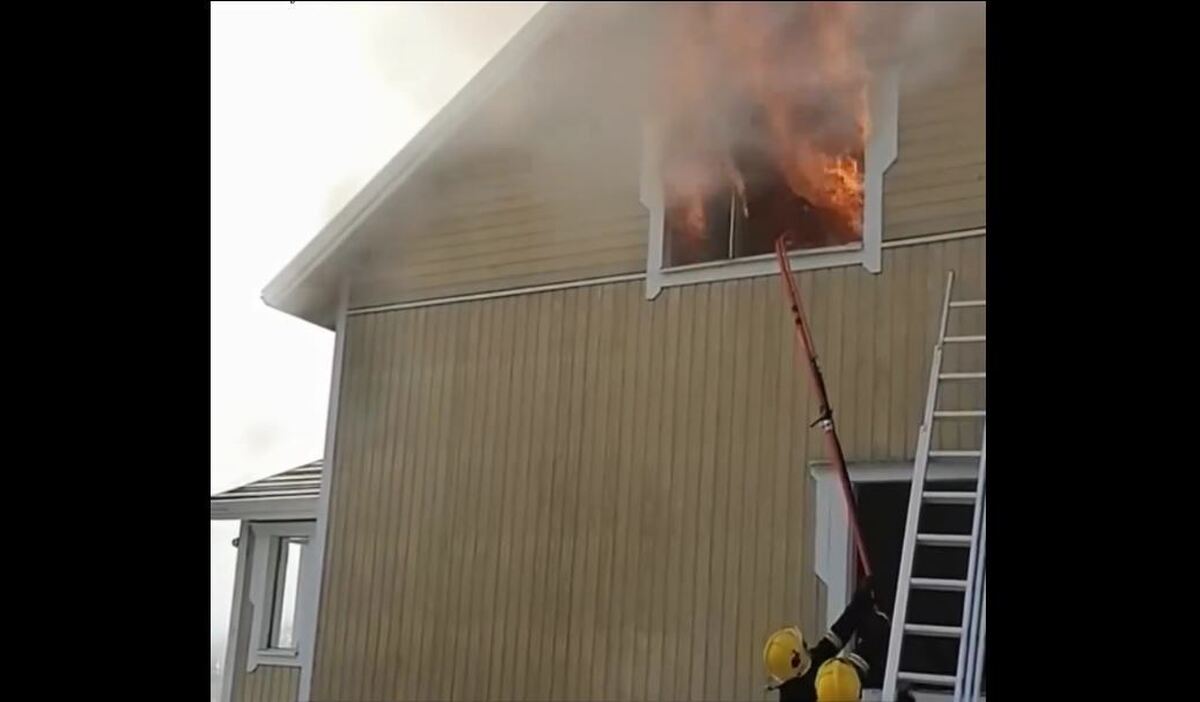 اثر ونتوری ؛ روش جدید آتش نشان ها برای اطفاء حریق (فیلم)