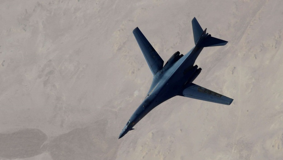 لحظات حمله جنگنده‌های آمریکا به ابوکمال (فیلم)