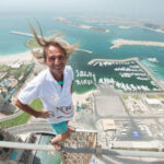 ببینید | لحظاتی هیجان‌انگیز از بالا رفتن یک روس از ساختمانی ٣١٨ متری به سبک مرد عنکبوتی