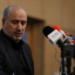 ببینید | اشک‌های مهدی تاج هنگام سخنرانی در مراسم تشییع ملیکا محمدی