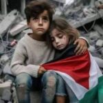 ببینید | تلاش تلخ کودک غزه‌ای برای فرار از سرما