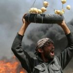 ببینید | پرتاب گاز اشک‌آور در مغازه‌ای در اردوگاه پناهندگان غزه