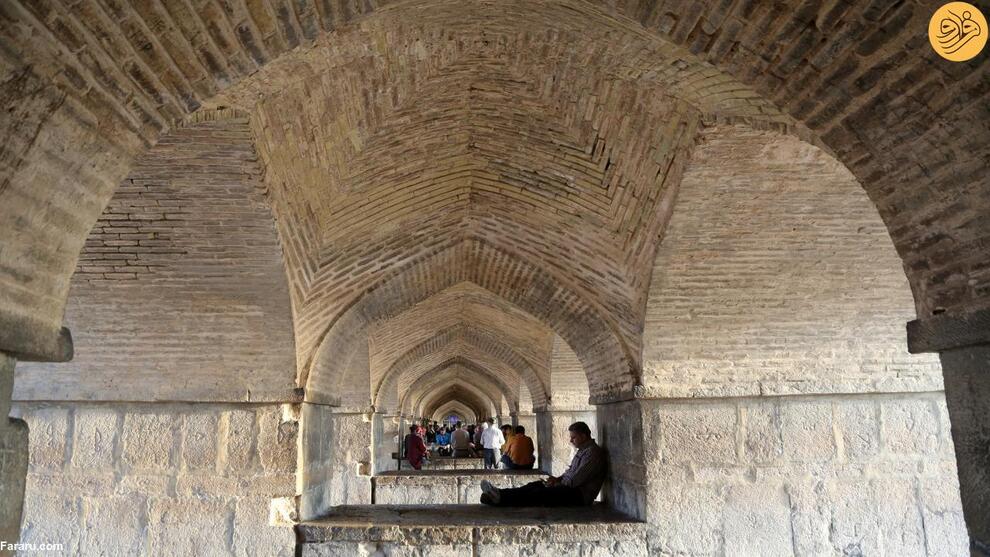 (تصاویر) گزارش رسانه خارجی از پل خواجو؛ اینجا حس بی‌نهایتی را تجربه کنید