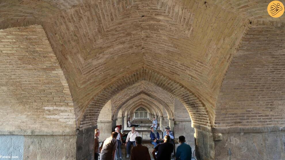 (تصاویر) گزارش رسانه خارجی از پل خواجو؛ اینجا حس بی‌نهایتی را تجربه کنید