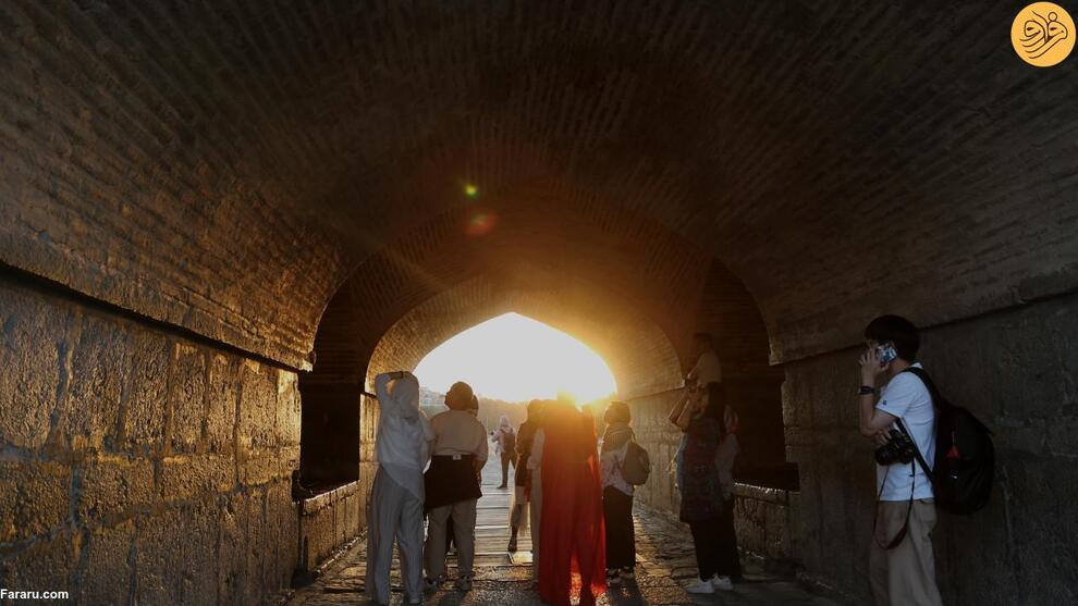 (تصاویر) گزارش رسانه خارجی از پل خواجو؛ اینجا حس بی‌نهایتی را تجربه کنید