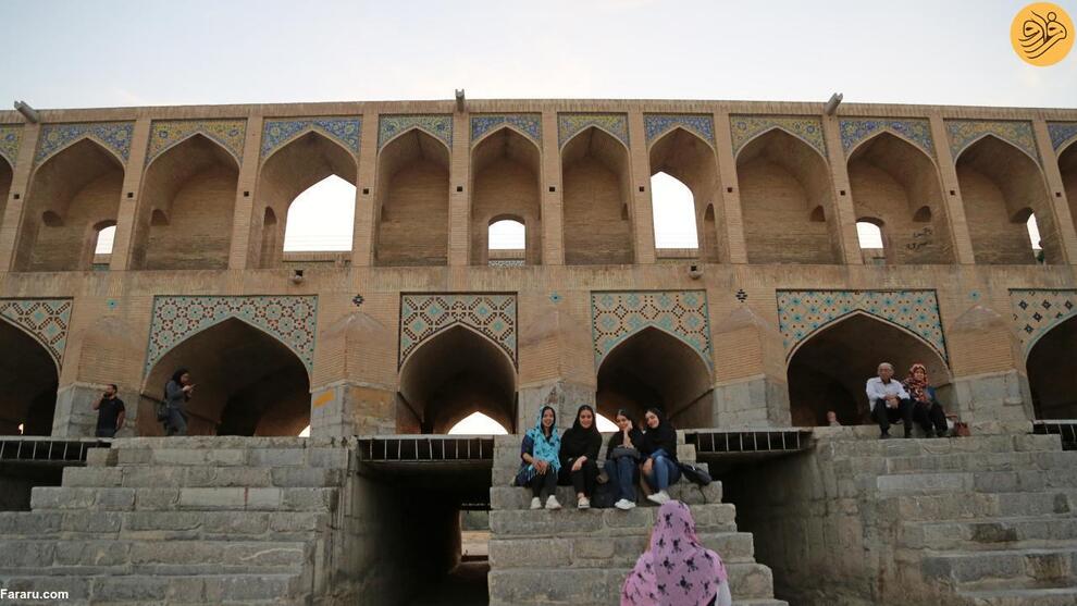 (تصاویر) گزارش رسانه خارجی از پل خواجو؛ اینجا حس بی‌نهایتی را تجربه کنید