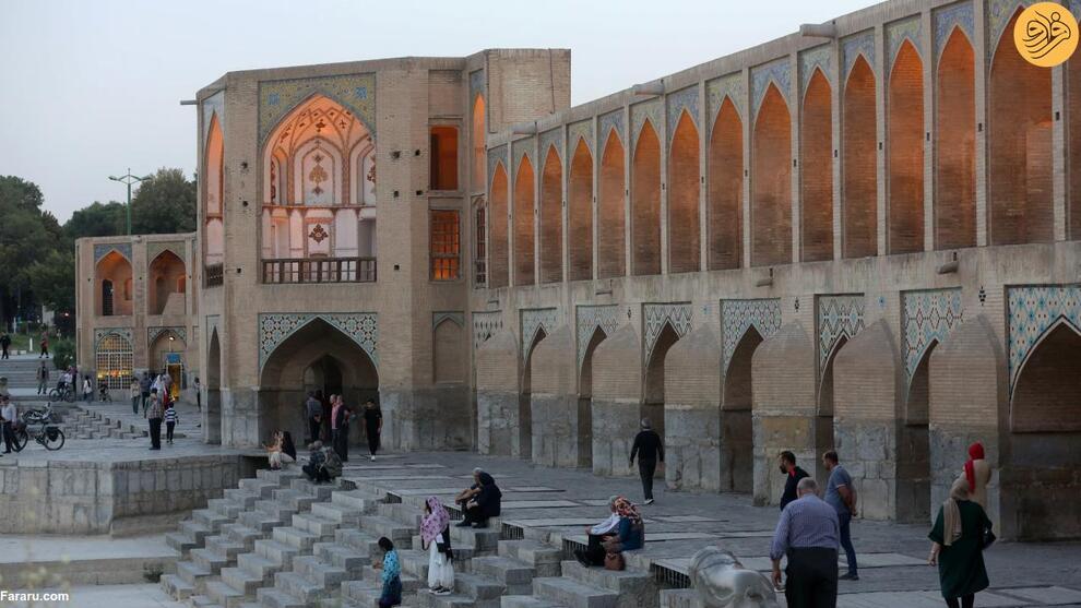 (تصاویر) گزارش رسانه خارجی از پل خواجو؛ اینجا حس بی‌نهایتی را تجربه کنید
