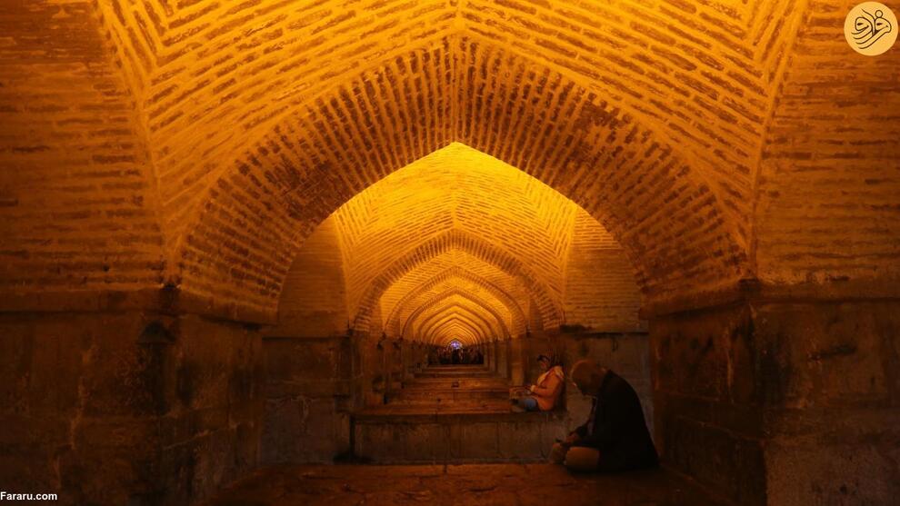 (تصاویر) گزارش رسانه خارجی از پل خواجو؛ اینجا حس بی‌نهایتی را تجربه کنید