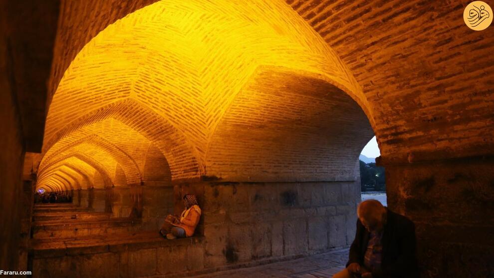 (تصاویر) گزارش رسانه خارجی از پل خواجو؛ اینجا حس بی‌نهایتی را تجربه کنید