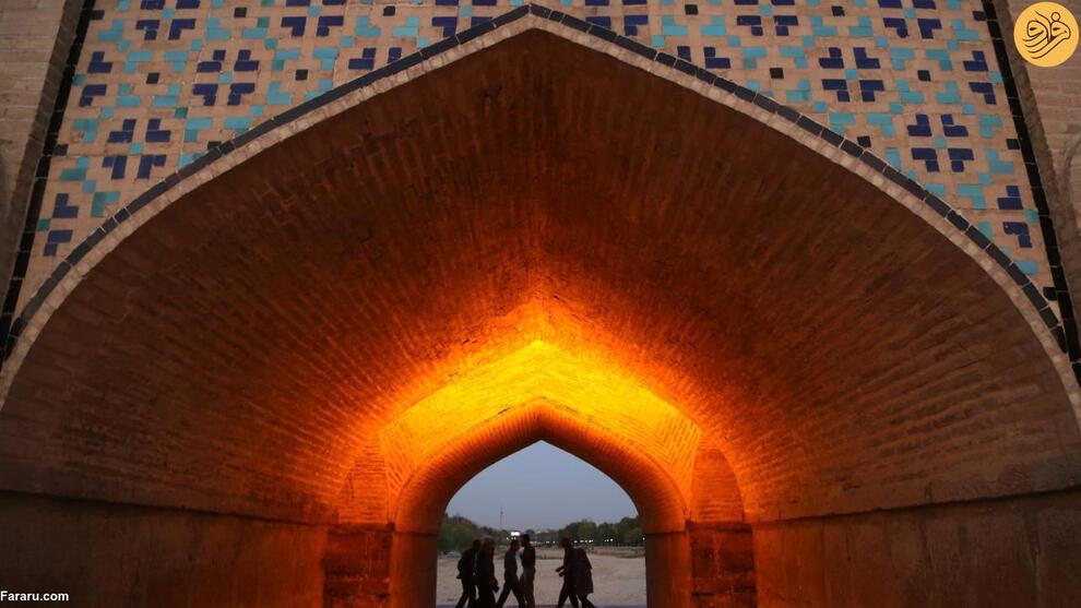 (تصاویر) گزارش رسانه خارجی از پل خواجو؛ اینجا حس بی‌نهایتی را تجربه کنید