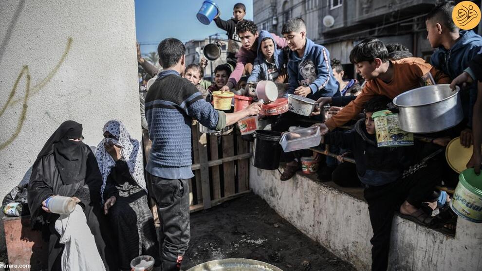 (تصاویر) صف طولانی فلسطینی‌های قابلمه به دست