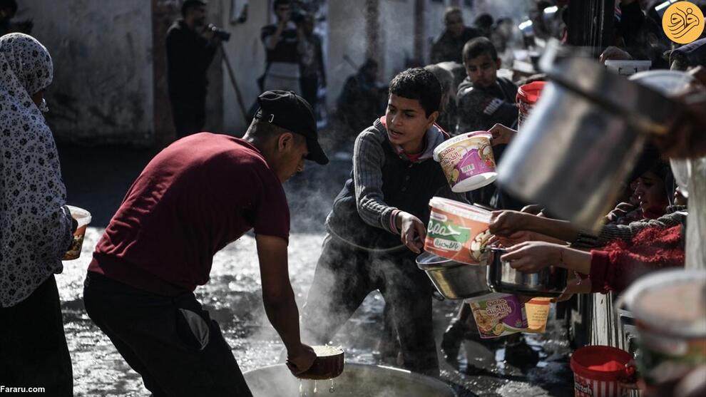 (تصاویر) صف طولانی فلسطینی‌های قابلمه به دست