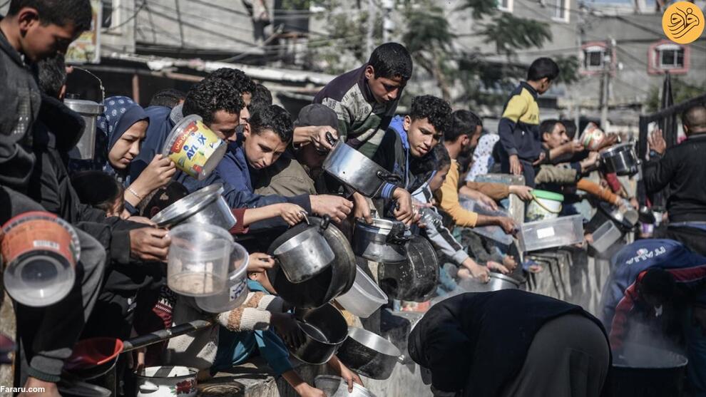 (تصاویر) صف طولانی فلسطینی‌های قابلمه به دست