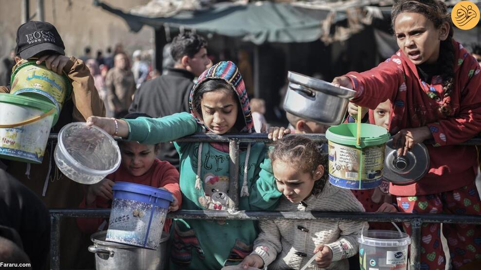 (تصاویر) صف طولانی فلسطینی‌های قابلمه به دست