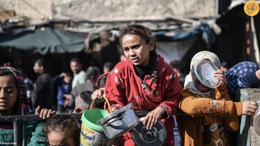 (تصاویر) صف طولانی فلسطینی‌های قابلمه به دست