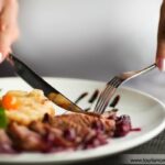 ببینید | چگونه انسان هنگام غذا خوردن خفه نمی‌شود؟