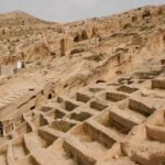 ببینید / قبرستان تمدن‌ها؛ گورستان عجیب و صخره‌ای سیراف (بوشهر) مربوط به دوره ساسانیان