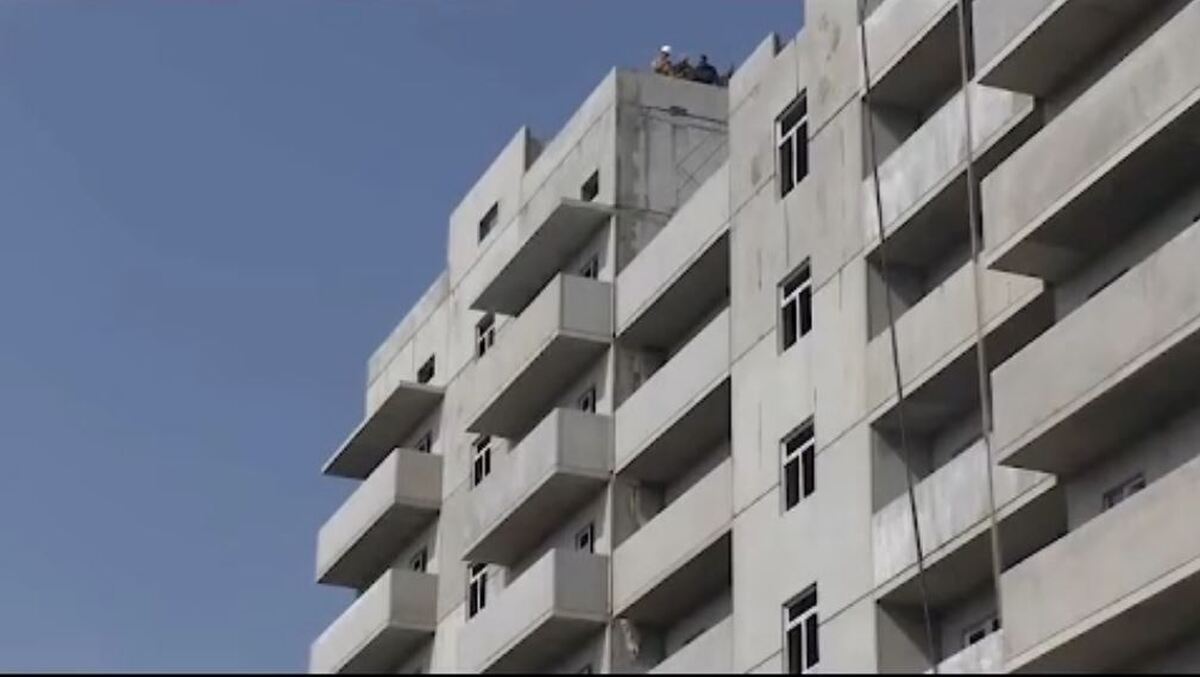 نحوه عملکرد سیستم به کار رفته در ساختمان های ضد زلزله (فیلم)