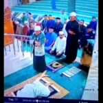 لحظه درگذشت امام جماعت مسجدی در اندونزی هنگام سجده (فیلم)