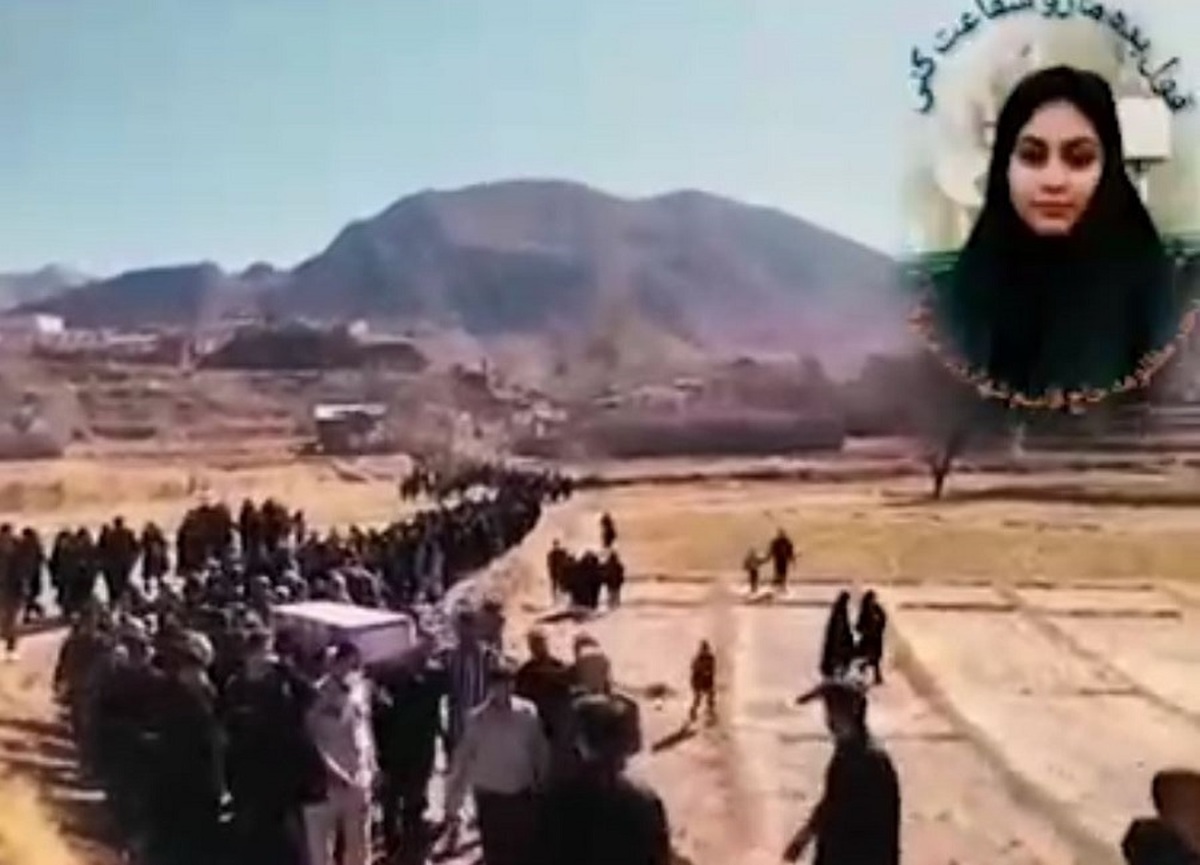 تشییع پیکر یک شهید در روستایی که شهید نداشت (فیلم) تشییع پیکر یک شهید در روستایی که شهید نداشت (فیلم)