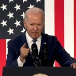 گاف جدید و عجیب بایدن ؛ او کسی را دید که در جلسه وجود نداشت (فیلم)