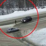 تصادف مینی‌بوس با یک پیرزن در روسیه (فیلم)