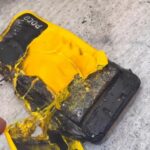 لحظه انفجار وحشتناک گوشی موبایل ، حین استفاده در شارژ (فیلم)