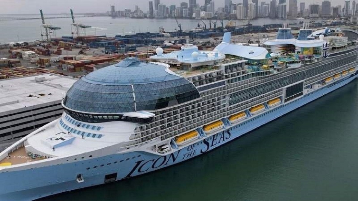 اولین سفر بزرگترین کشتی تفریحی جهان (فیلم)