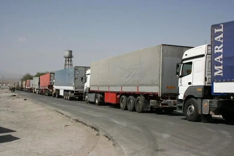 ببینید | گرفتار شدن رانندگان ترانزیت ایرانی در صف گمرک گوربلاخ ترکیه ببینید | گرفتار شدن رانندگان ترانزیت ایرانی در صف گمرک گوربلاخ ترکیه