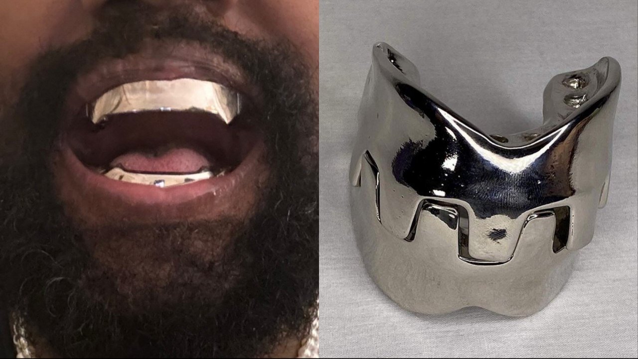 عکس | گریلز دندان ۴۶ میلیارد تومانی خواننده جنجالی آمریکا عکس | گریلز دندان ۴۶ میلیارد تومانی خواننده جنجالی آمریکا