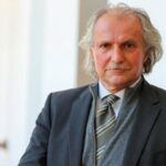 ببینید | حرکت تحسین‌برانگیز سرمربی تاجیکستان بعد از حذف امارات