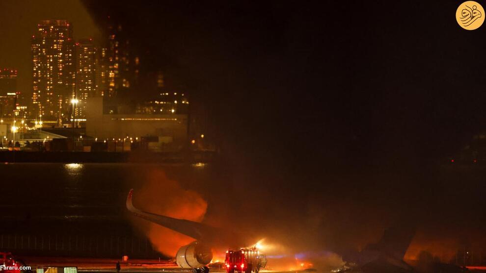 (تصاویر) یک هواپیما با ۳۷۶ مسافر روی باند فرودگاه آتش گرفت