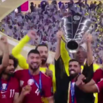 ببینید / لحظه بالا بردن جام قهرمانی توسط کاپیتان قطر به سبک مسی