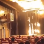 ببینید / واقعیت مجازی؛ تصاویر حیرت‌انگیز از آتش‌سوزی داخل سالن سینمای پنج بعدی