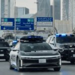 مانور خودروهای پلیس مجهز به پهپاد در عربستان‌سعودی/ فیلم