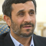 عکس | تصویری از کبودی زیر چشم محمود احمدی‌نژاد جنجالی شد