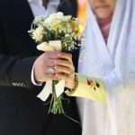 عکس | نشستن عروس جوان پشت فرمان مرسدس بنز در ازدواج دانشجویی دانشگاه تهران