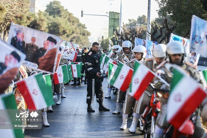 رژه موتور سواران به مناسبت سالروز ورود امام خمینی(ره)