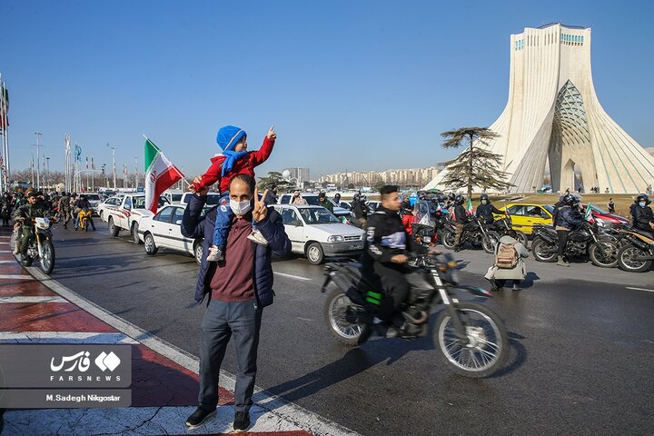 رژه موتور سواران به مناسبت سالروز ورود امام خمینی(ره)