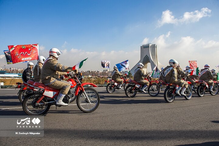رژه موتور سواران به مناسبت سالروز ورود امام خمینی(ره)
