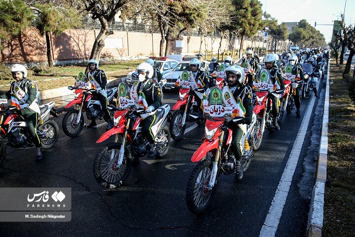 رژه موتور سواران به مناسبت سالروز ورود امام خمینی(ره)