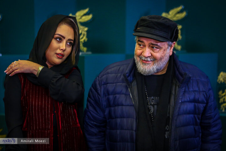 تصاویر | فوتوکال و نشست رسانهای فیلم سینمایی قلب رقه نشست خبری فیلم سینمایی «صبحانه با زرافهها» امروز ۱۳ بهمن ماه در سومین روز از چهلودومین جشنواره فیلم فجر برگزار شد.