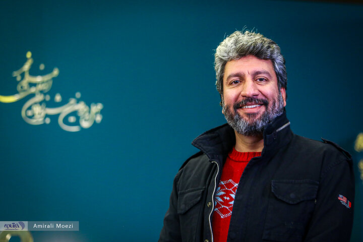 تصاویر | فوتوکال و نشست رسانهای فیلم سینمایی قلب رقه نشست خبری فیلم سینمایی «صبحانه با زرافهها» امروز ۱۳ بهمن ماه در سومین روز از چهلودومین جشنواره فیلم فجر برگزار شد.