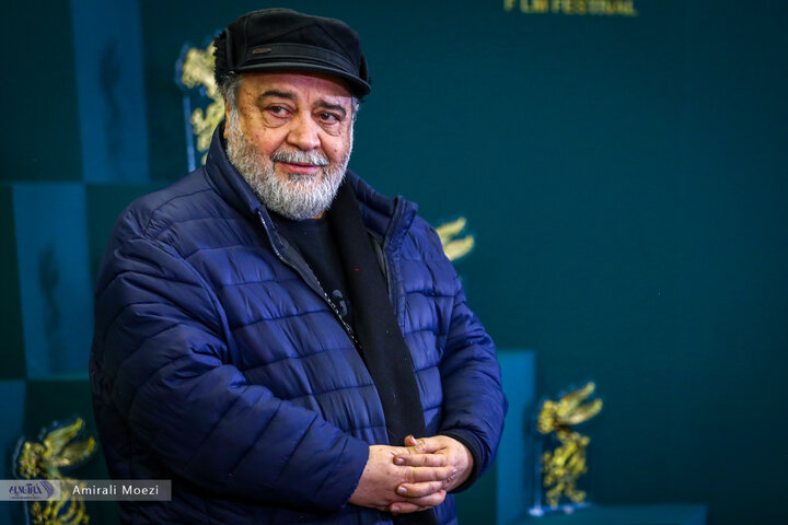 تصاویر | فوتوکال و نشست رسانهای فیلم سینمایی قلب رقه نشست خبری فیلم سینمایی «صبحانه با زرافهها» امروز ۱۳ بهمن ماه در سومین روز از چهلودومین جشنواره فیلم فجر برگزار شد.