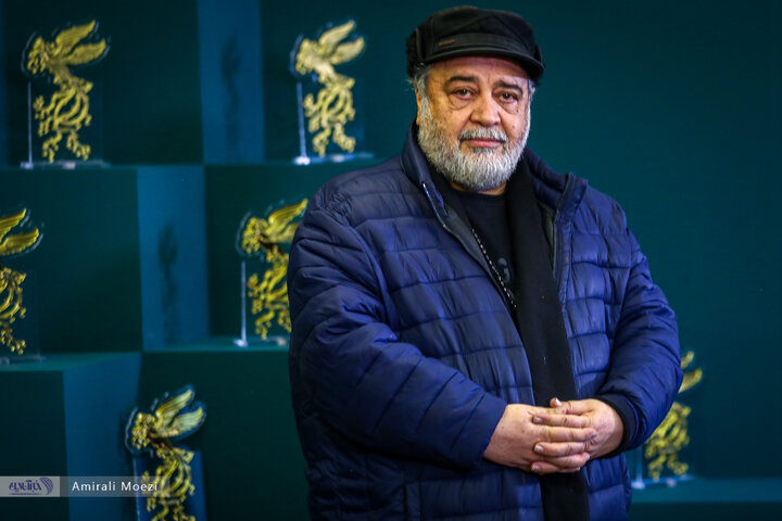 تصاویر | فوتوکال و نشست رسانهای فیلم سینمایی قلب رقه نشست خبری فیلم سینمایی «صبحانه با زرافهها» امروز ۱۳ بهمن ماه در سومین روز از چهلودومین جشنواره فیلم فجر برگزار شد.