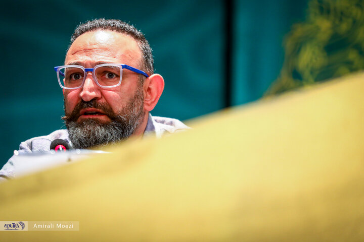 تصاویر | فوتوکال و نشست رسانهای فیلم سینمایی قلب رقه نشست خبری فیلم سینمایی «صبحانه با زرافهها» امروز ۱۳ بهمن ماه در سومین روز از چهلودومین جشنواره فیلم فجر برگزار شد.