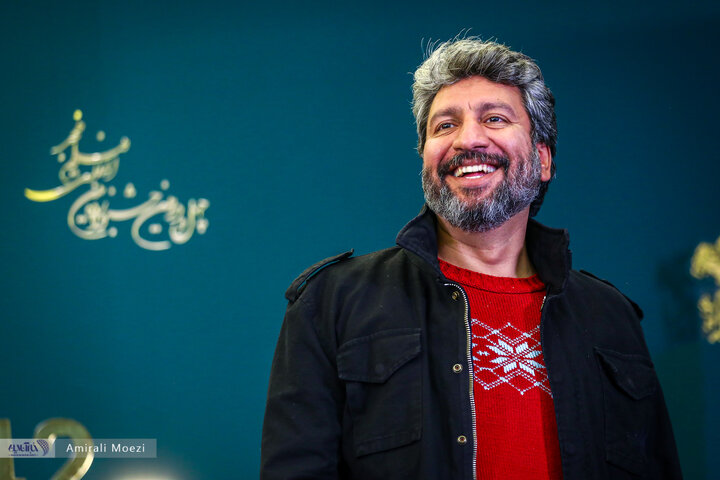 تصاویر | فوتوکال و نشست رسانهای فیلم سینمایی قلب رقه نشست خبری فیلم سینمایی «صبحانه با زرافهها» امروز ۱۳ بهمن ماه در سومین روز از چهلودومین جشنواره فیلم فجر برگزار شد.