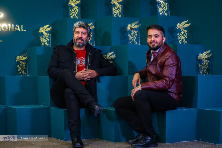 تصاویر | فوتوکال و نشست رسانهای فیلم سینمایی قلب رقه نشست خبری فیلم سینمایی «صبحانه با زرافهها» امروز ۱۳ بهمن ماه در سومین روز از چهلودومین جشنواره فیلم فجر برگزار شد.