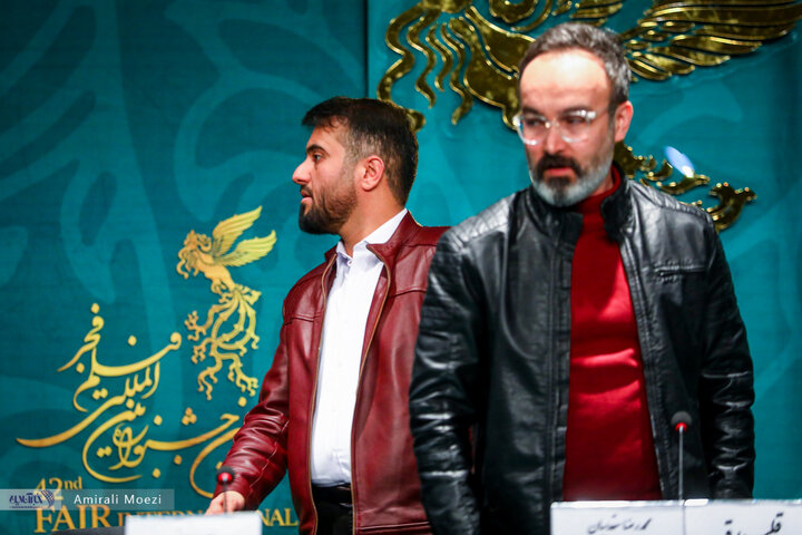 تصاویر | فوتوکال و نشست رسانهای فیلم سینمایی قلب رقه نشست خبری فیلم سینمایی «صبحانه با زرافهها» امروز ۱۳ بهمن ماه در سومین روز از چهلودومین جشنواره فیلم فجر برگزار شد.