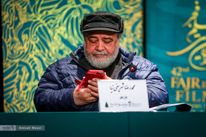 تصاویر | فوتوکال و نشست رسانهای فیلم سینمایی قلب رقه نشست خبری فیلم سینمایی «صبحانه با زرافهها» امروز ۱۳ بهمن ماه در سومین روز از چهلودومین جشنواره فیلم فجر برگزار شد.